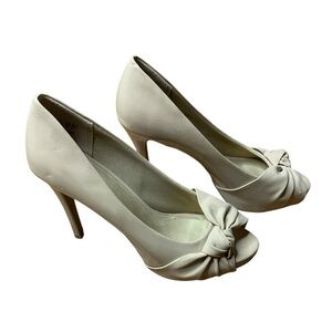 FIONI Nude Beige Patent Peep Toe Knot Stiletto High Heels Size 8.5M